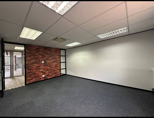 196M² OFFICE TO LET IN SANDTON CENTRAL